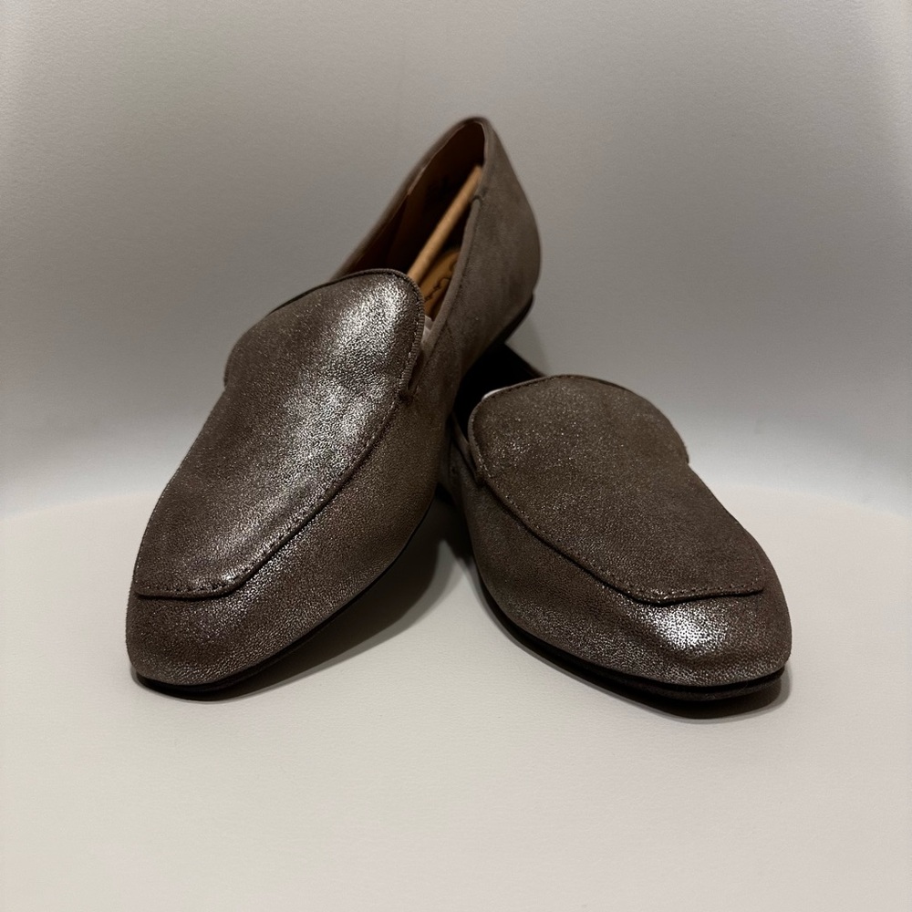 Me Too Silver Flats Sleek Slip-On Loafers